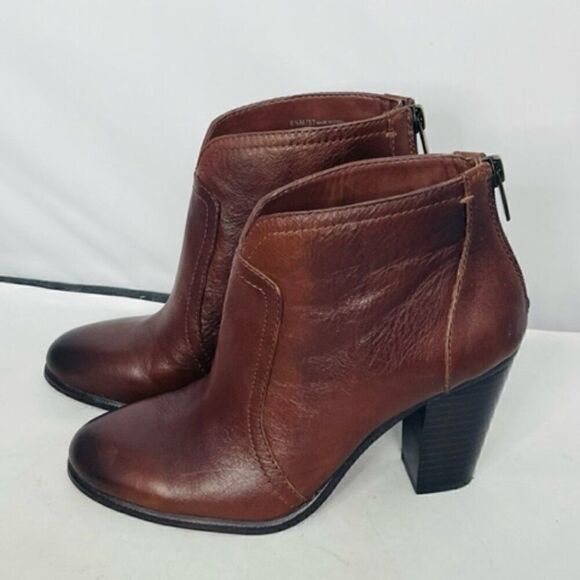 Vince Camuto Leather Booties Zip Up Women's Chelsea Boots Size 6.5 Excellent - n - Picture 1 of 8